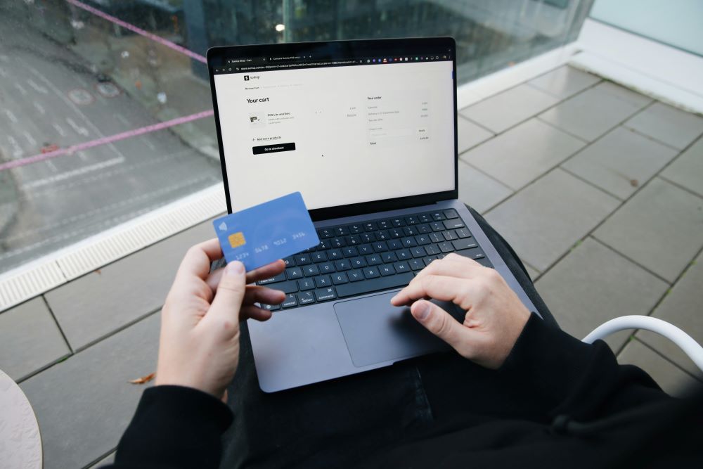 History of ecommerce and how online shopping grew into a global market
